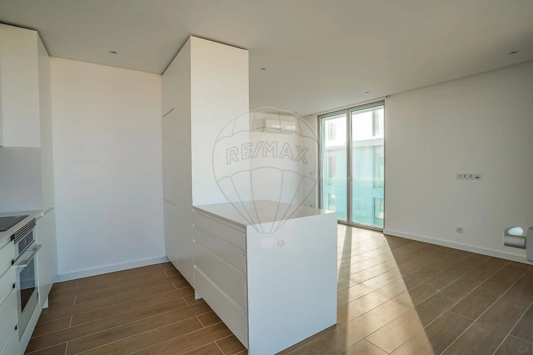 Apartamento T1 para Venda em São Martinho do Porto Foto 3