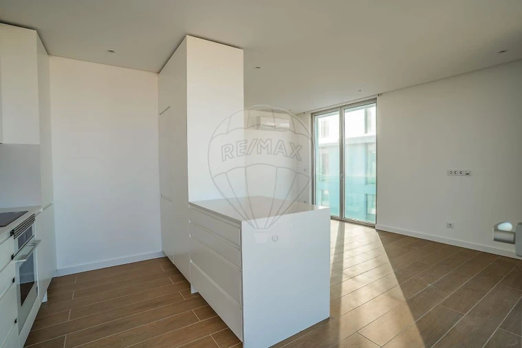 Apartamento T1 para Venda em São Martinho do Porto Foto 3