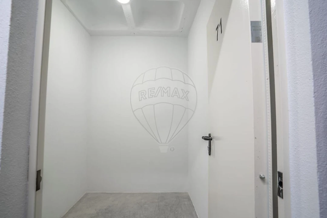 Apartamento T1 para Venda em São Martinho do Porto Foto 28