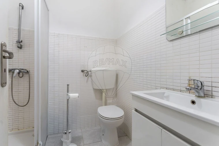 Apartamento T1 para Venda em Águas Livres Foto 17