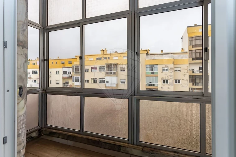 Apartamento T1 para Venda em Águas Livres Foto 10