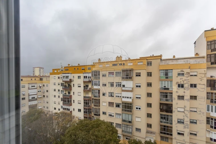 Apartamento T1 para Venda em Águas Livres Foto 5
