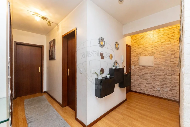 Apartamento T3 para Venda em Campo e Sobrado Foto 2