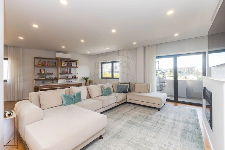 Apartamento T3 para Venda em O. Azeméis, Riba-Ul, Ul, Macinhata Seixa, Madail Foto 6