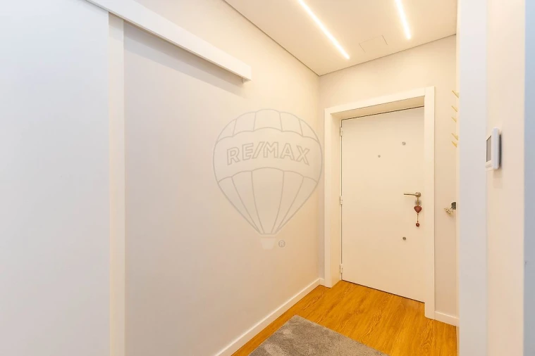 Apartamento T3 para Venda em O. Azeméis, Riba-Ul, Ul, Macinhata Seixa, Madail Foto 4