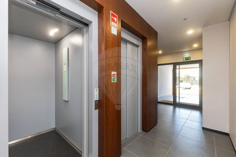 Apartamento T3 para Venda em O. Azeméis, Riba-Ul, Ul, Macinhata Seixa, Madail Foto 3