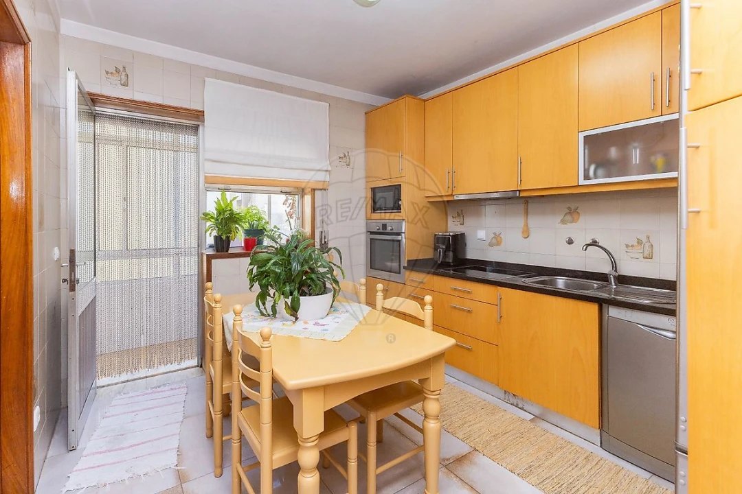 Apartamento T2 para Venda em Castêlo da Maia Foto 10