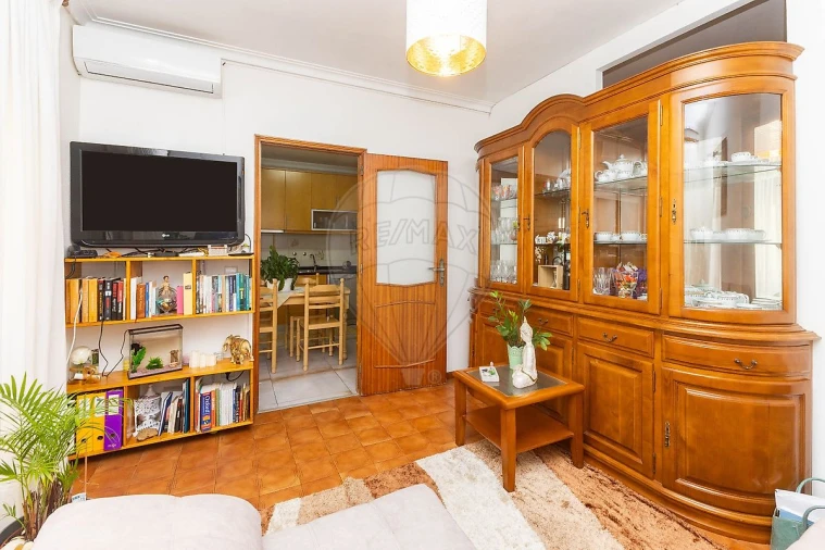 Apartamento T2 para Venda em Castêlo da Maia Foto 9