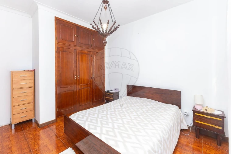 Apartamento T2 para Venda em Castêlo da Maia Foto 17