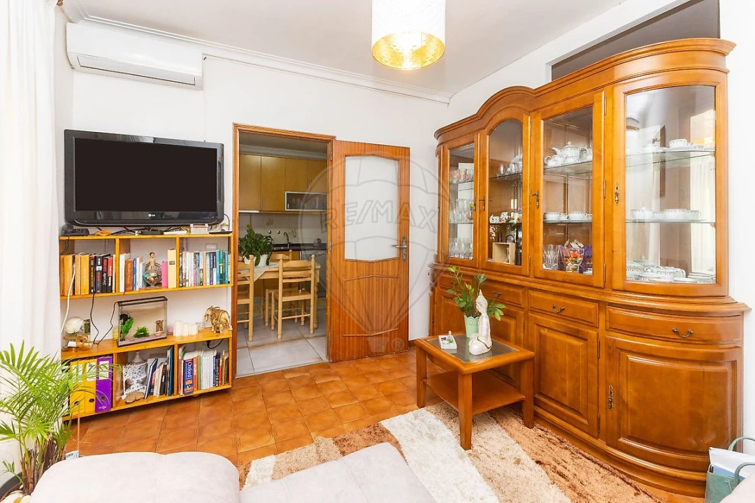 Apartamento T2 para Venda em Castêlo da Maia Foto 9