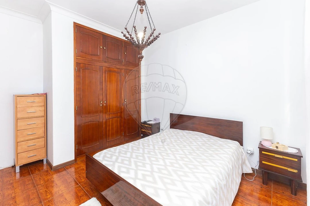 Apartamento T2 para Venda em Castêlo da Maia Foto 17