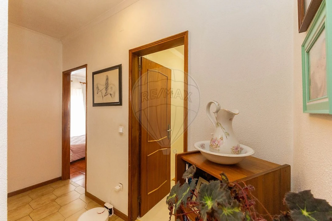 Apartamento T2 para Venda em Castêlo da Maia Foto 15