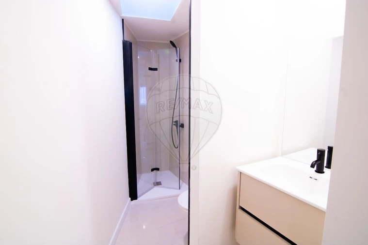 Moradia T2 para Venda em Lordelo do Ouro e Massarelos Foto 4