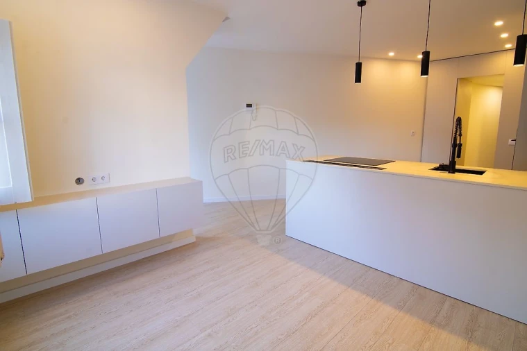 Moradia T2 para Venda em Lordelo do Ouro e Massarelos Foto 1