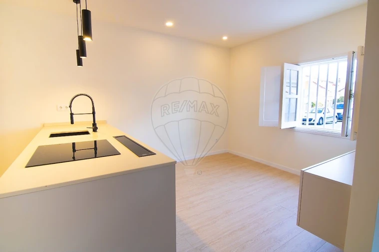 Moradia T2 para Venda em Lordelo do Ouro e Massarelos Foto 3