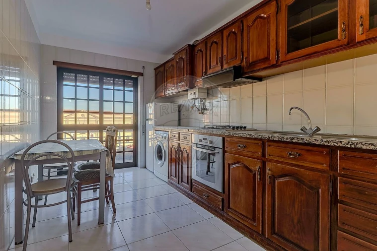 Apartamento T1 para Arrendamento em Buarcos Foto 4