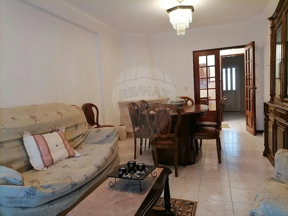 Apartamento T3 para Arrendamento em São Pedro Foto 19