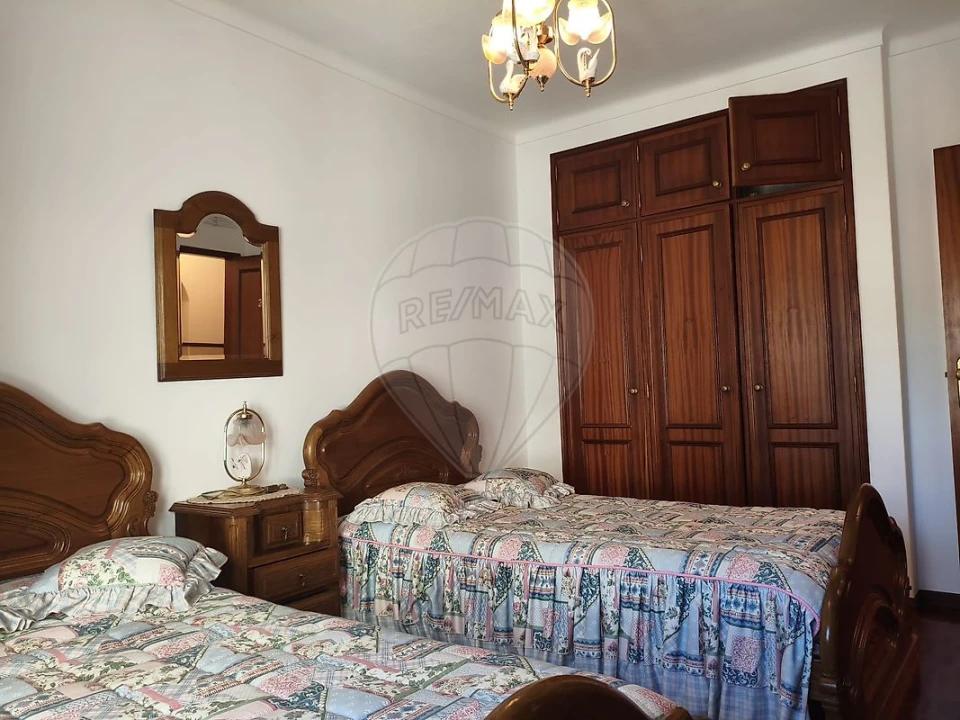 Apartamento T3 para Arrendamento em São Pedro Foto 6