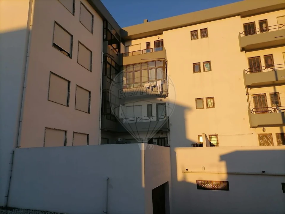 Apartamento T3 para Arrendamento em São Pedro Foto 21