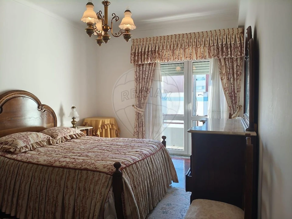 Apartamento T3 para Arrendamento em São Pedro Foto 7