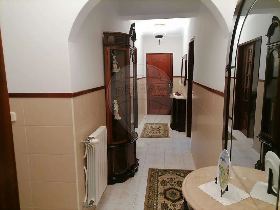 Apartamento T3 para Arrendamento em São Pedro Foto 1