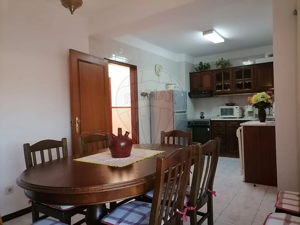 Apartamento T3 para Arrendamento em São Pedro Foto 4