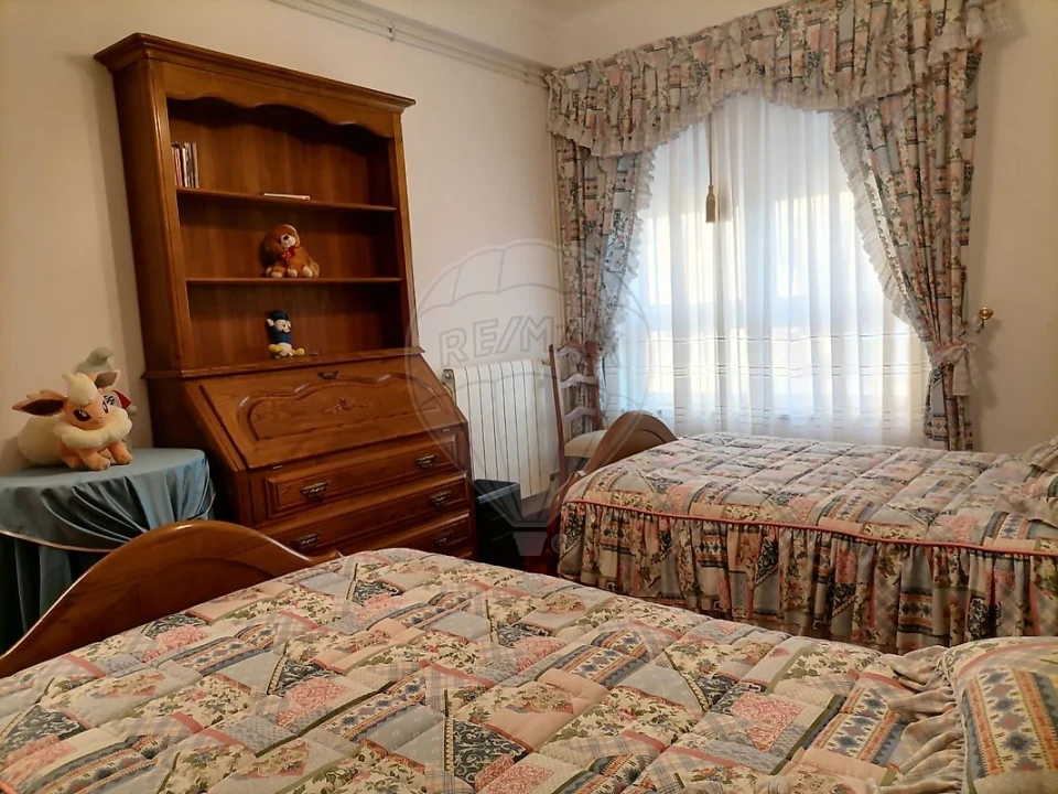 Apartamento T3 para Arrendamento em São Pedro Foto 11