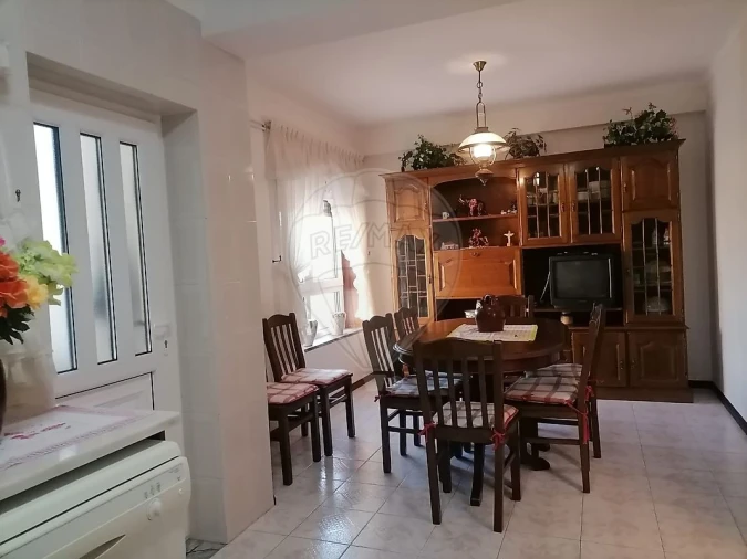 Apartamento T3 para Arrendamento em São Pedro Foto 5