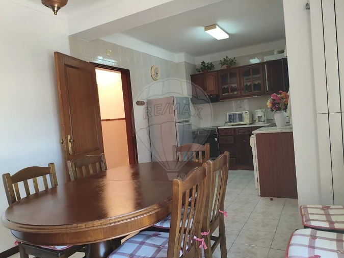 Apartamento T3 para Arrendamento em São Pedro Foto 3