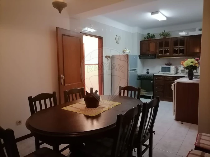 Apartamento T3 para Arrendamento em São Pedro Foto 3