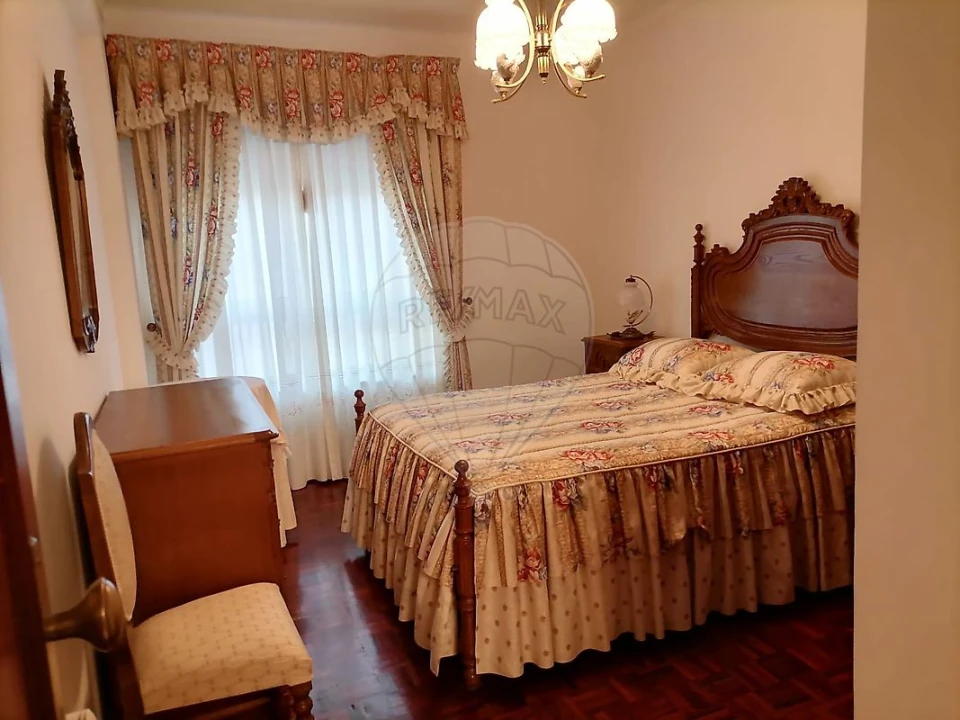 Apartamento T3 para Arrendamento em São Pedro Foto 18