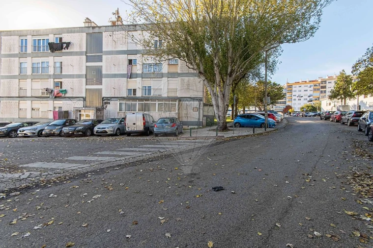 Apartamento T2 para Venda em Massamá e Monte Abraão Foto 20