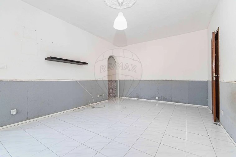 Apartamento T2 para Venda em Massamá e Monte Abraão Foto 8