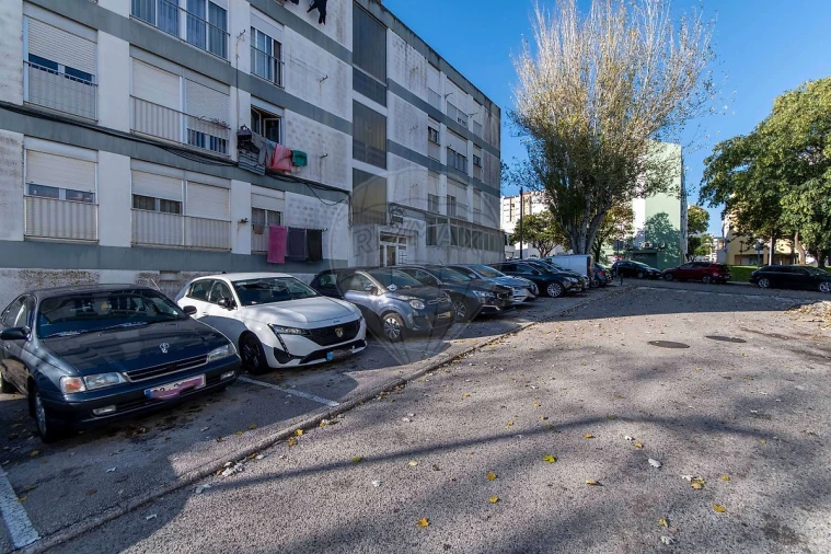 Apartamento T2 para Venda em Massamá e Monte Abraão Foto 3