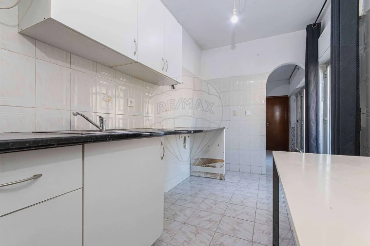 Apartamento T2 para Venda em Massamá e Monte Abraão Foto 16