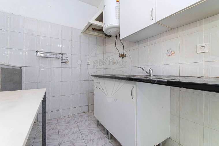 Apartamento T2 para Venda em Massamá e Monte Abraão Foto 17