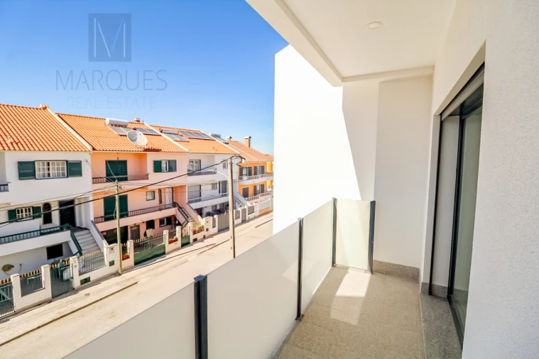 Moradia T4 para Venda em Corroios Foto 14