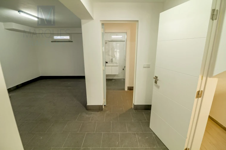 Moradia T4 para Venda em Corroios Foto 20