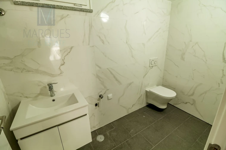 Moradia T4 para Venda em Corroios Foto 21