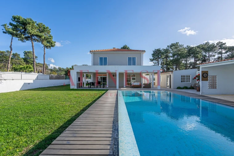 Moradia T5 para Venda em Charneca de Caparica e Sobreda Foto 3