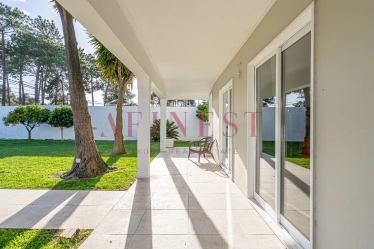 Moradia T5 para Venda em Charneca de Caparica e Sobreda Foto 14