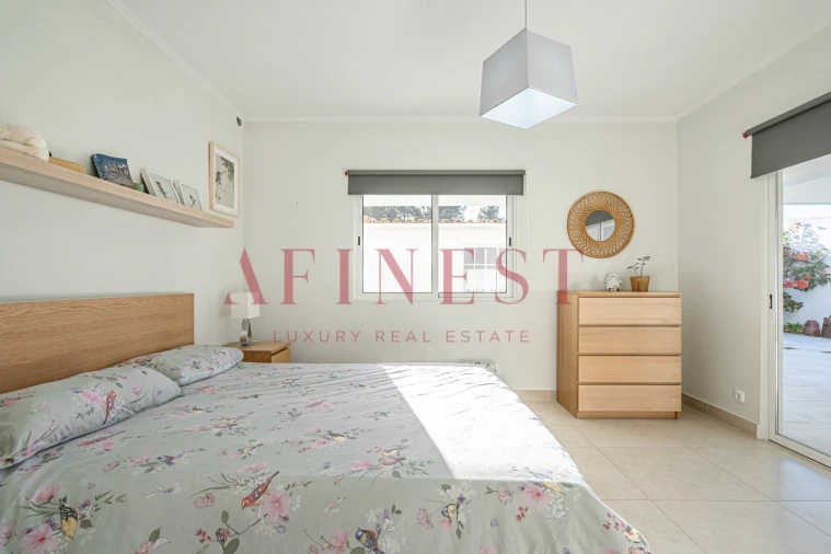 Moradia T5 para Venda em Charneca de Caparica e Sobreda Foto 25