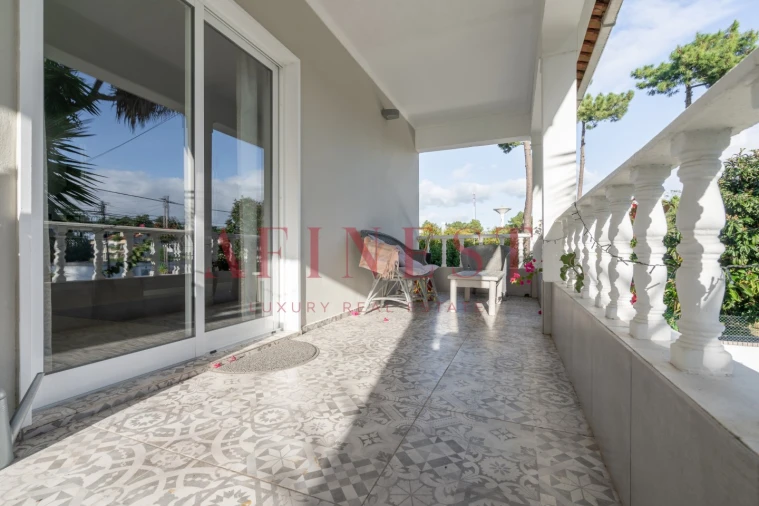 Moradia T5 para Venda em Charneca de Caparica e Sobreda Foto 29