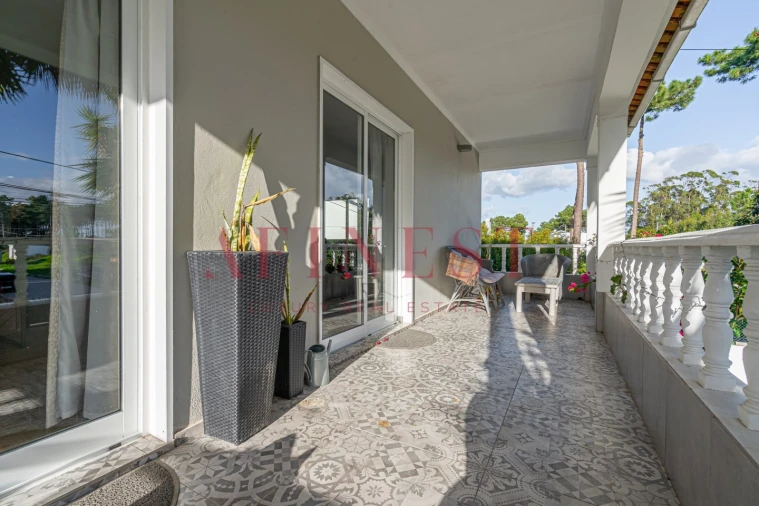 Moradia T5 para Venda em Charneca de Caparica e Sobreda Foto 30