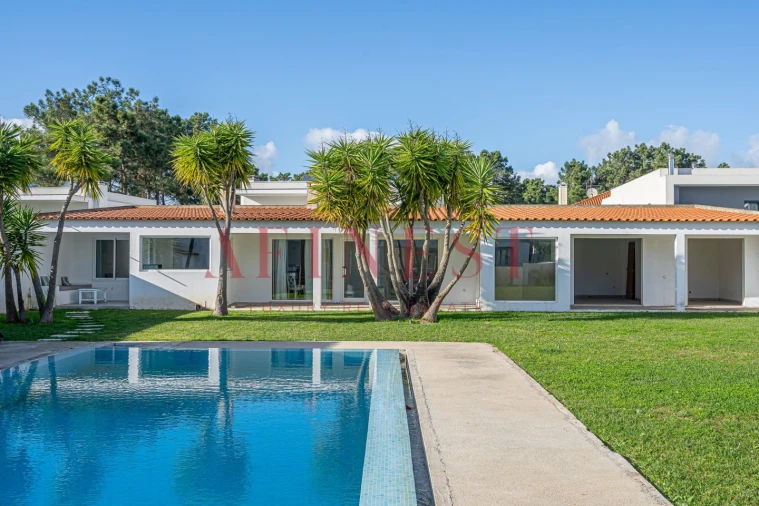 Moradia T5 para Venda em Charneca de Caparica e Sobreda Foto 42