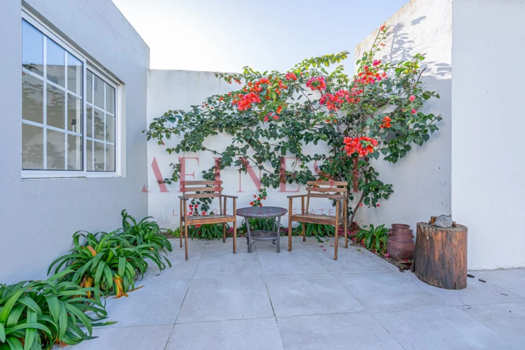 Moradia T5 para Venda em Charneca de Caparica e Sobreda Foto 52