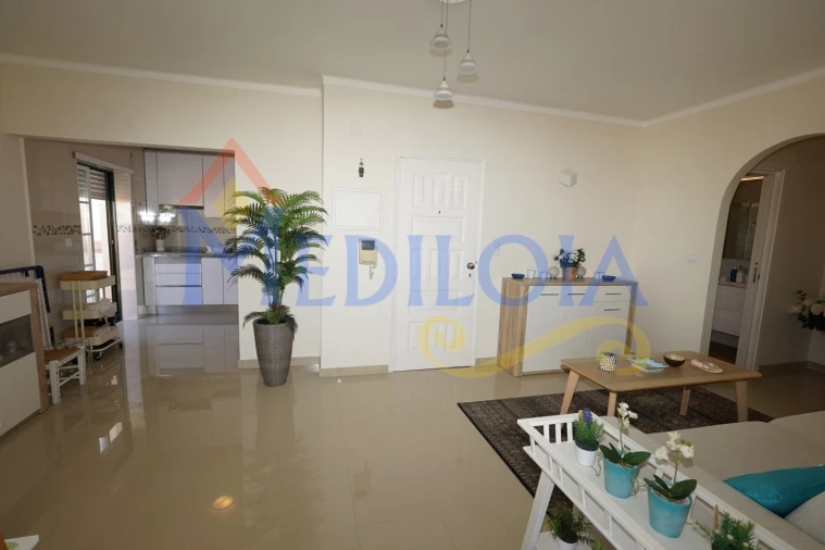 Apartamento T1 para Venda em Vila Real de Santo Antonio Foto 3