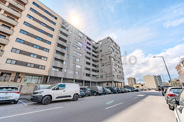 Apartamento T3 para Arrendamento em Braga (Maximinos, Sé e Cividade) Foto 3