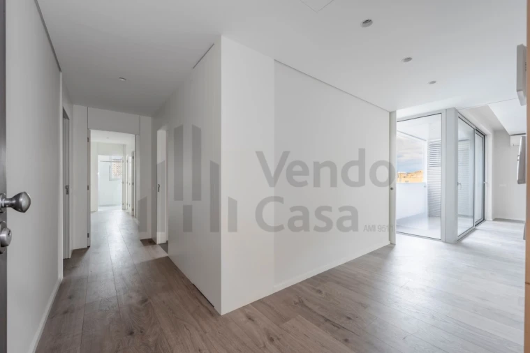 Apartamento T3 para Arrendamento em Braga (Maximinos, Sé e Cividade) Foto 4