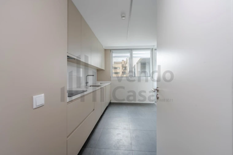 Apartamento T3 para Arrendamento em Braga (Maximinos, Sé e Cividade) Foto 10